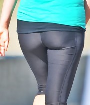Hot bubble booty nubiles in yoga pants!
