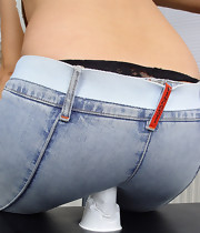 Moist ass gals in jeans